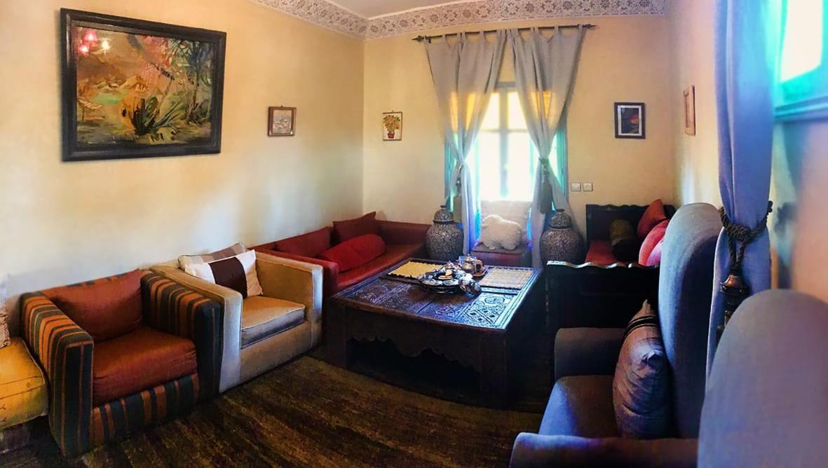 Bed and Breakfast Le Petit Jardin Демнат Екстер'єр фото