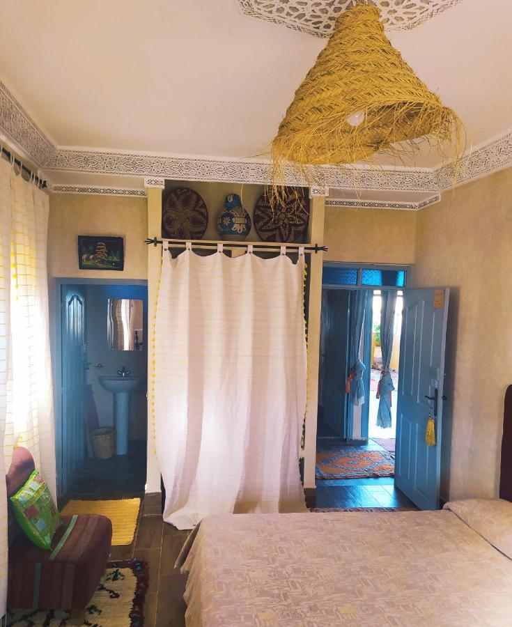Bed and Breakfast Le Petit Jardin Демнат Екстер'єр фото