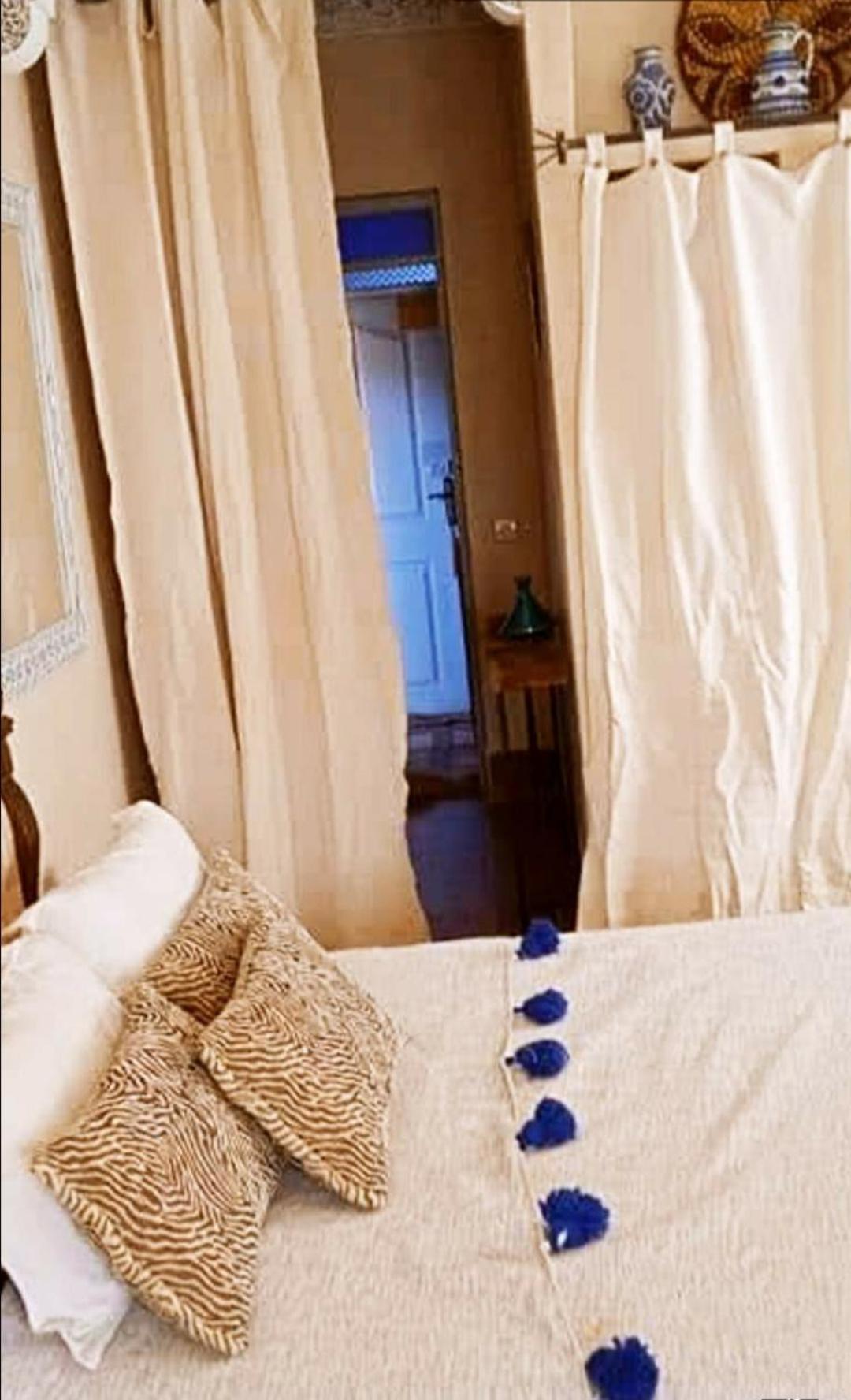 Bed and Breakfast Le Petit Jardin Демнат Екстер'єр фото